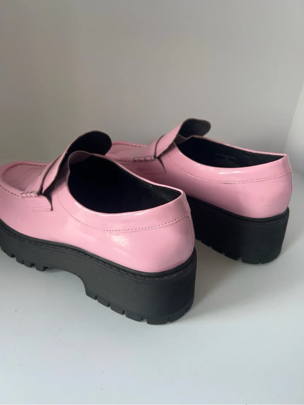 Steve Madden Malvern Bubblegum Pink Patent Lug Sole Loafers | Women’s Size 9